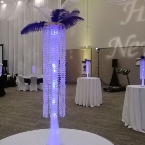 Forbes Favors Set of 5 Chandelier Centerpieces - Picture 1 of 11